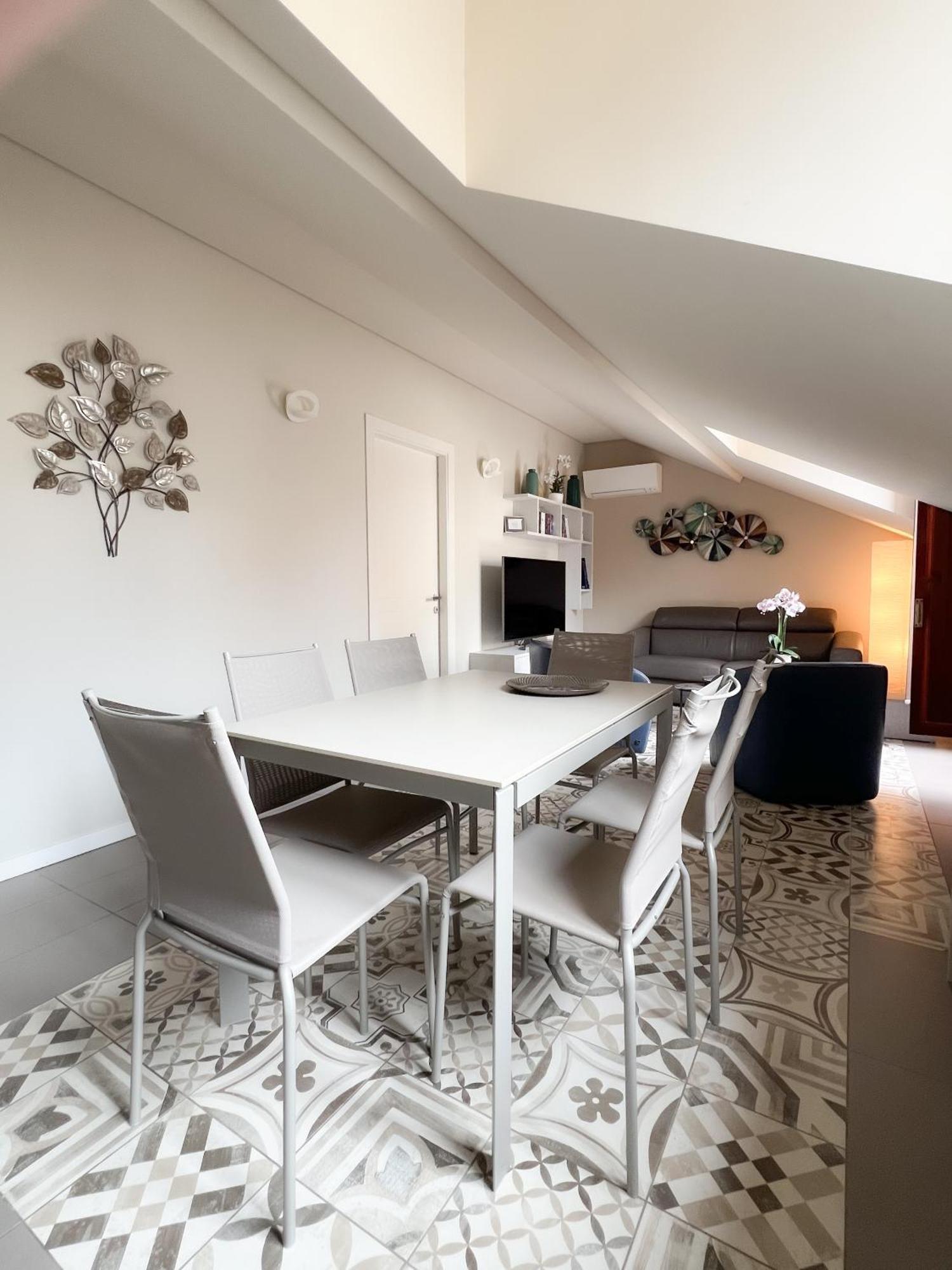 Comecasa 10 Minutes Walk From Duomo 2 Bedroom Apartment Milan Bagian luar foto