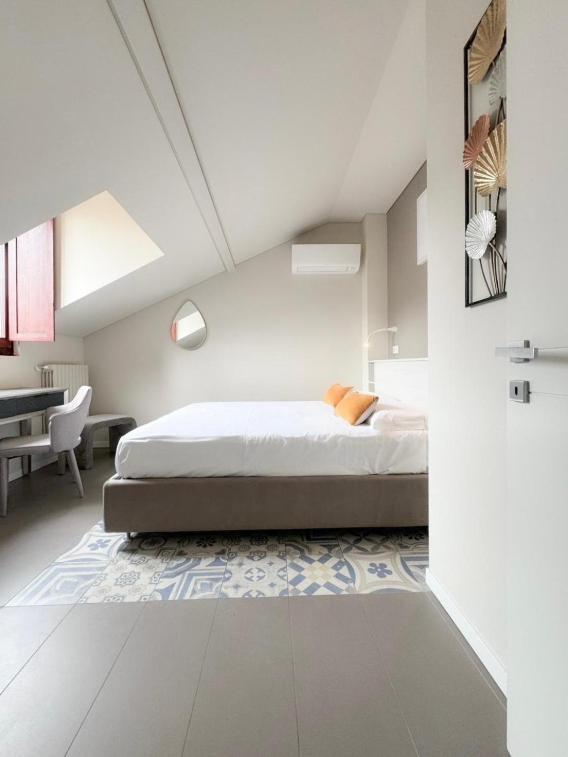 Comecasa 10 Minutes Walk From Duomo 2 Bedroom Apartment Milan Bagian luar foto