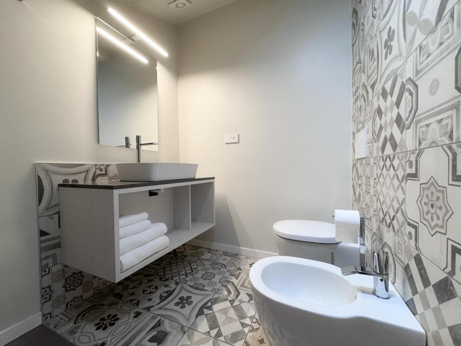Comecasa 10 Minutes Walk From Duomo 2 Bedroom Apartment Milan Bagian luar foto