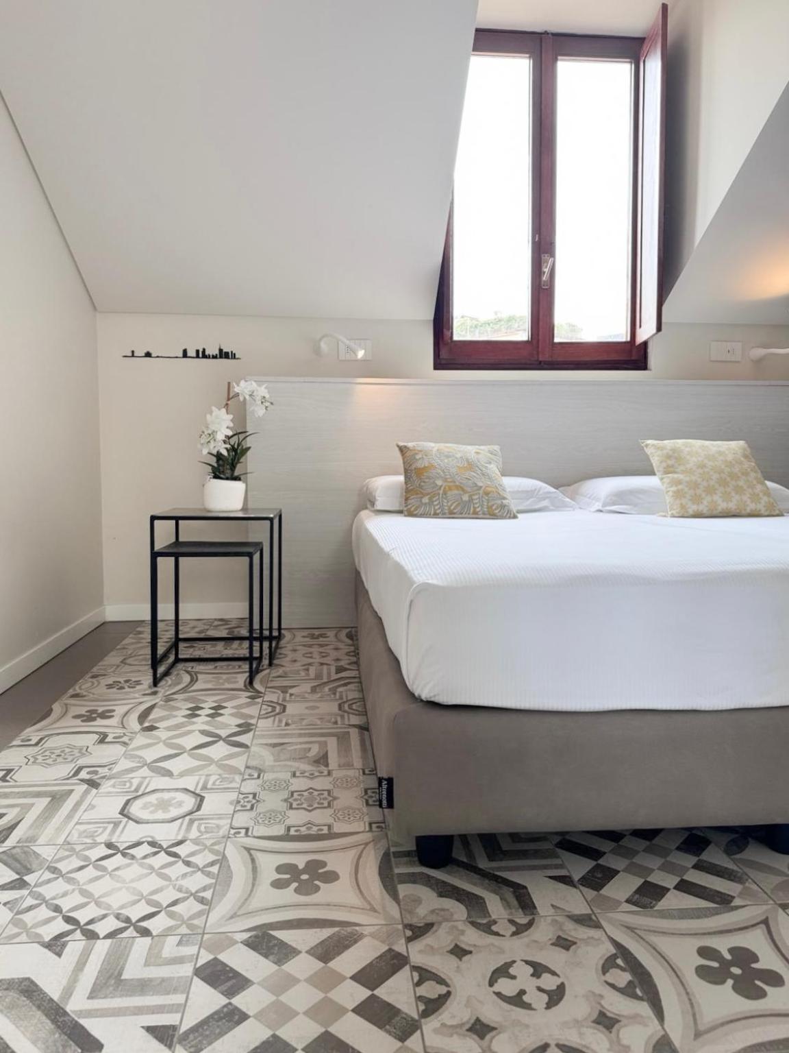 Comecasa 10 Minutes Walk From Duomo 2 Bedroom Apartment Milan Bagian luar foto